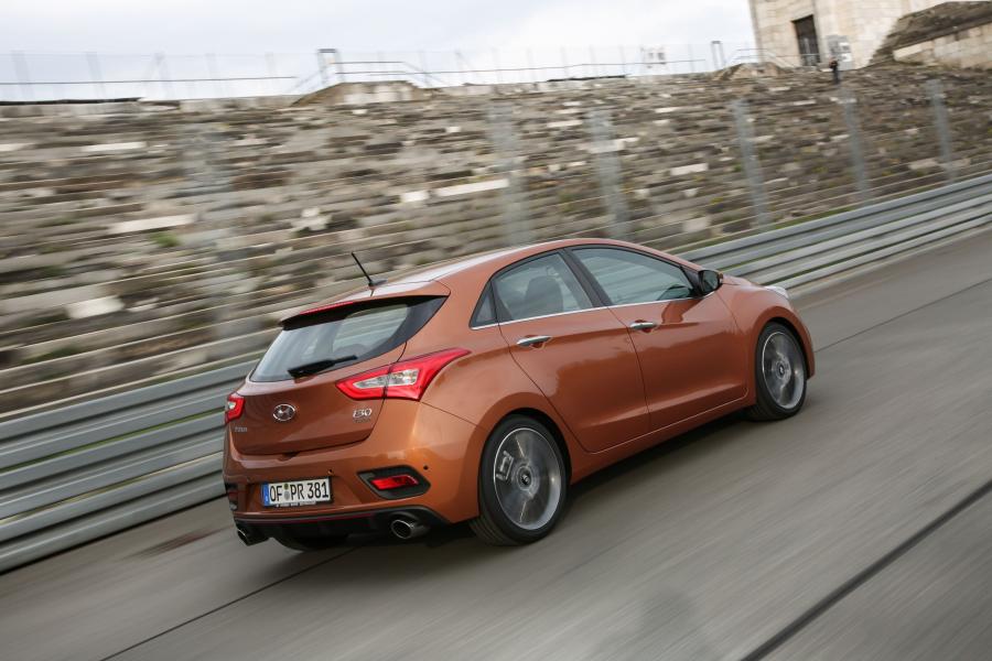  Hyundai i30 5-Door Turbo 2015 года  (фото 19 из 23)